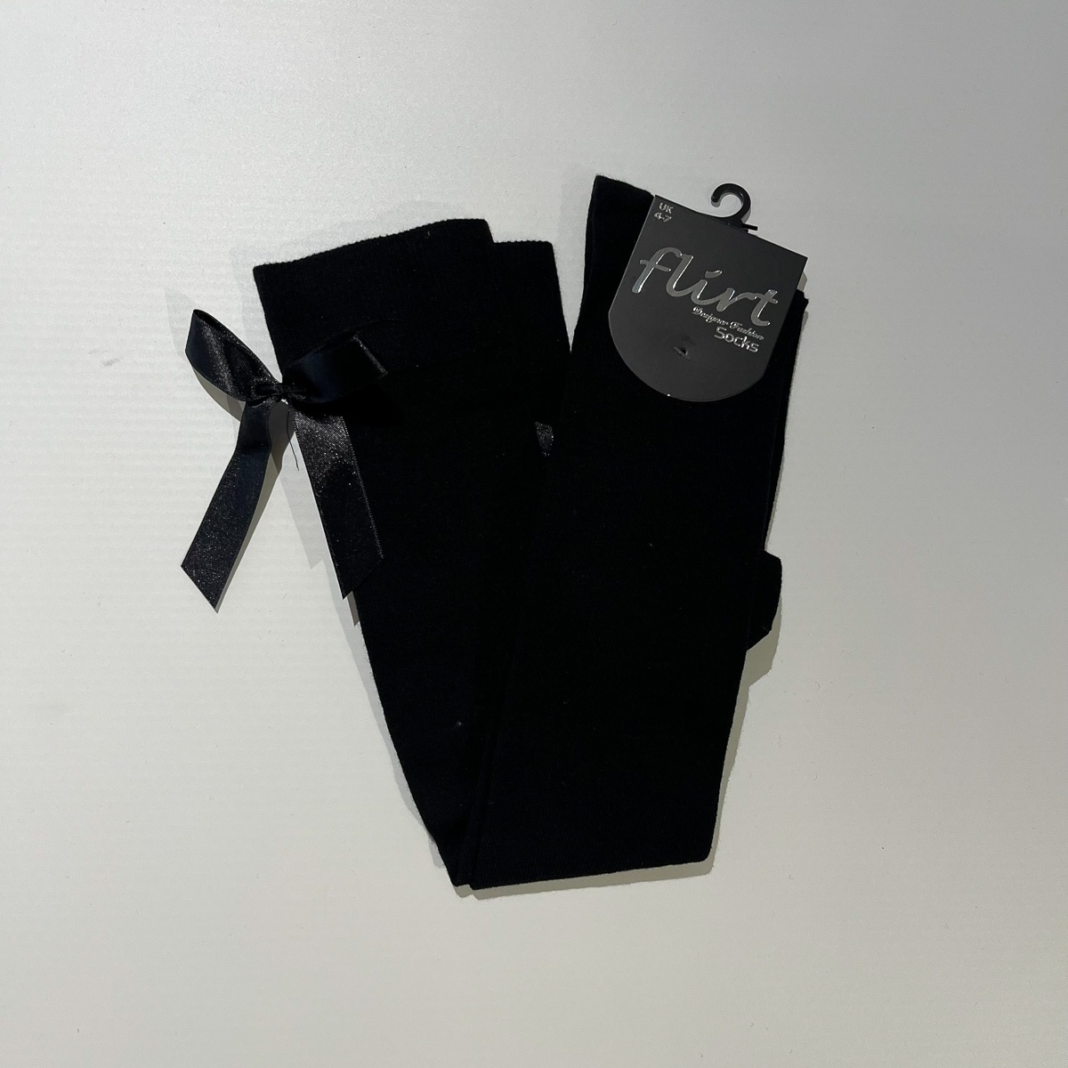 Flirt | Overknee sokken zwart met zwarte strik, lolita-stijl