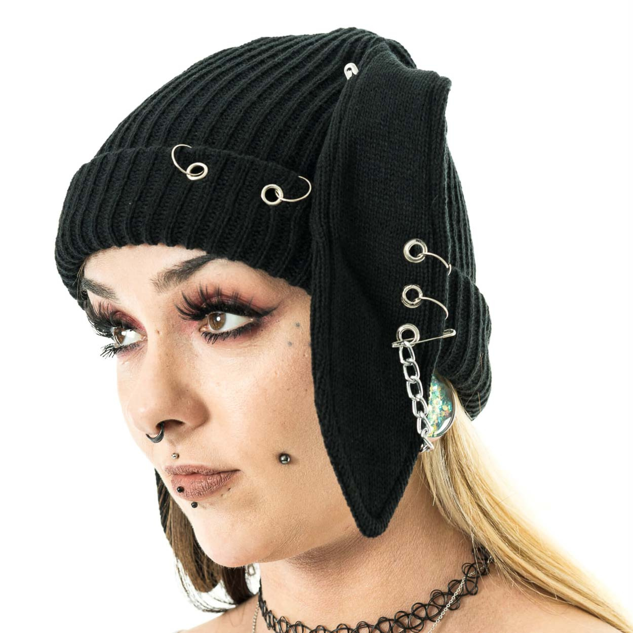 Cup Cake Cult | Punk muts Bunny met konijnen oren en ketting Cup Cake Cult | Punk muts Bunny met konijnen oren en ketting