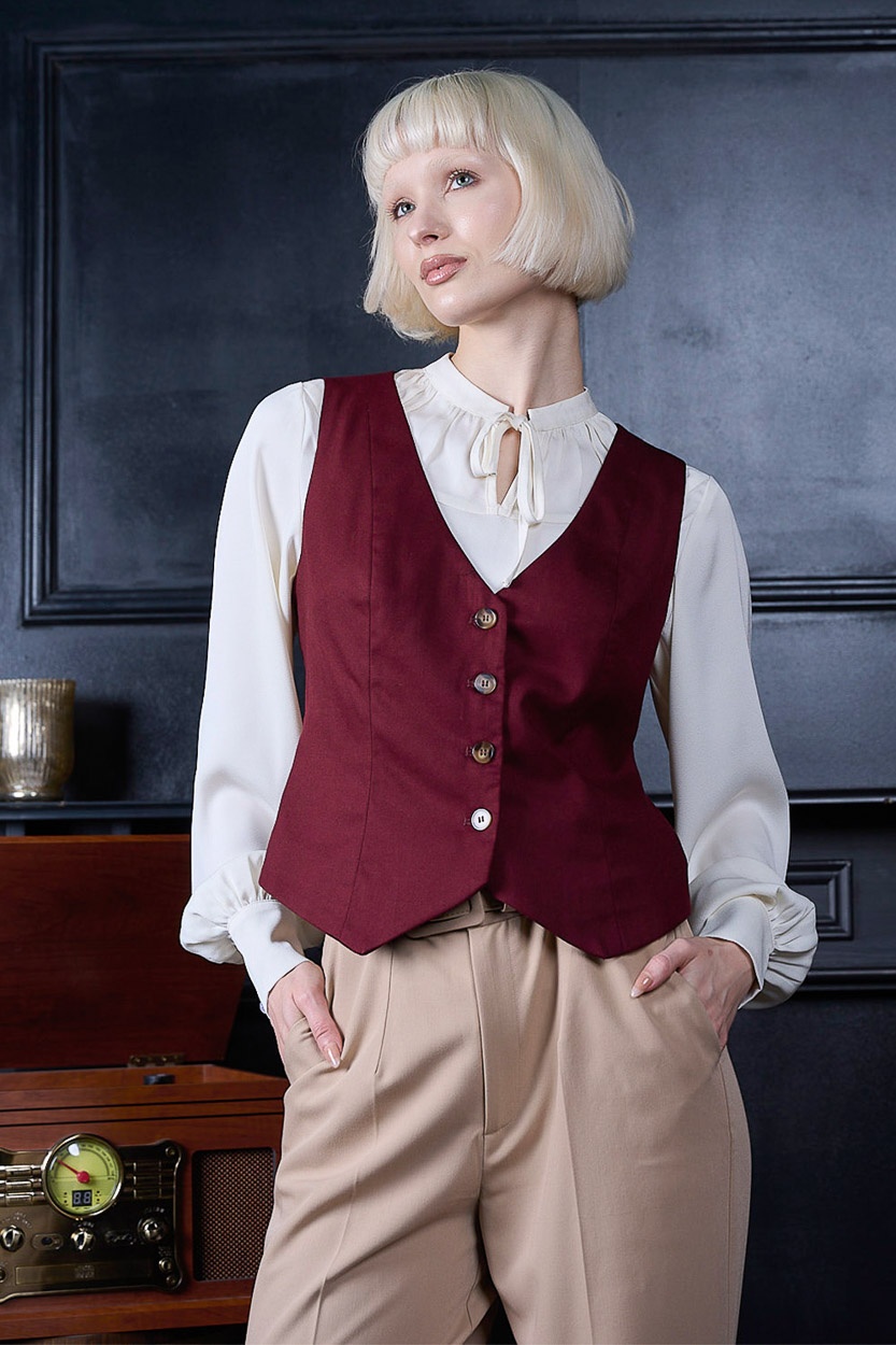 Banned | Bordeauxrood dames gilet Selma met knoopsluiting Banned | Bordeauxrood dames gilet Selma met knoopsluiting