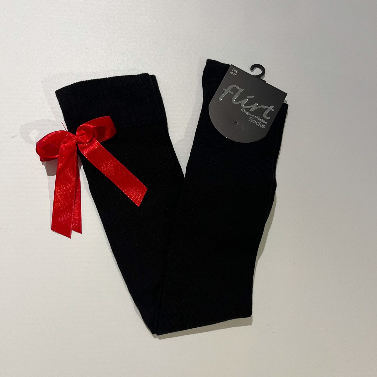 Flirt | Overknee sokken zwart met rode strik, lolita-stijl Flirt | Overknee sokken zwart met rode strik, lolita-stijl