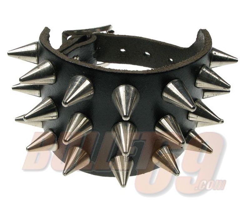Bullet69 | Brede leren armband met 3 rijen 1cm cone spike studs