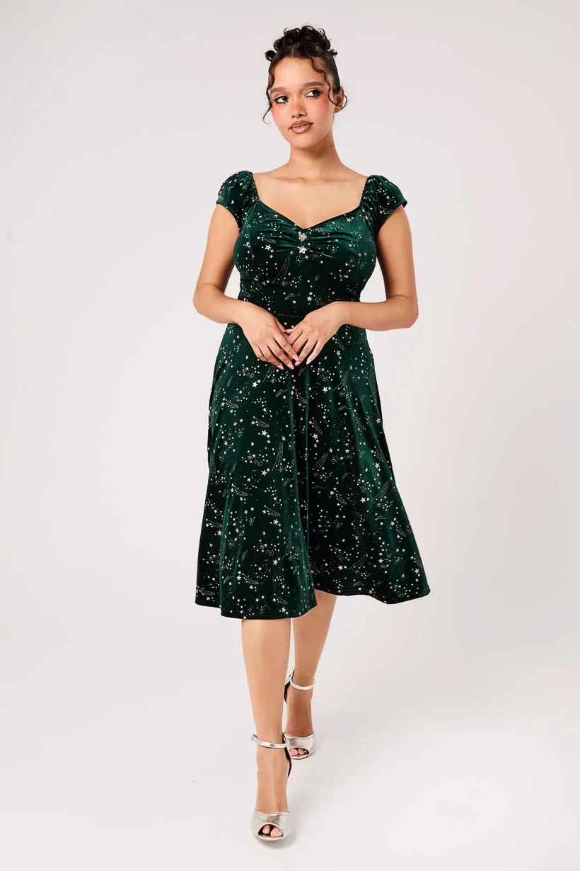Hell Bunny | Groene fluwelen jurk Estelle met zilveren glitter-sterren en kapmouwtjes Hell Bunny | Groene fluwelen jurk Estelle met zilveren glitter-sterren en kapmouwtjes