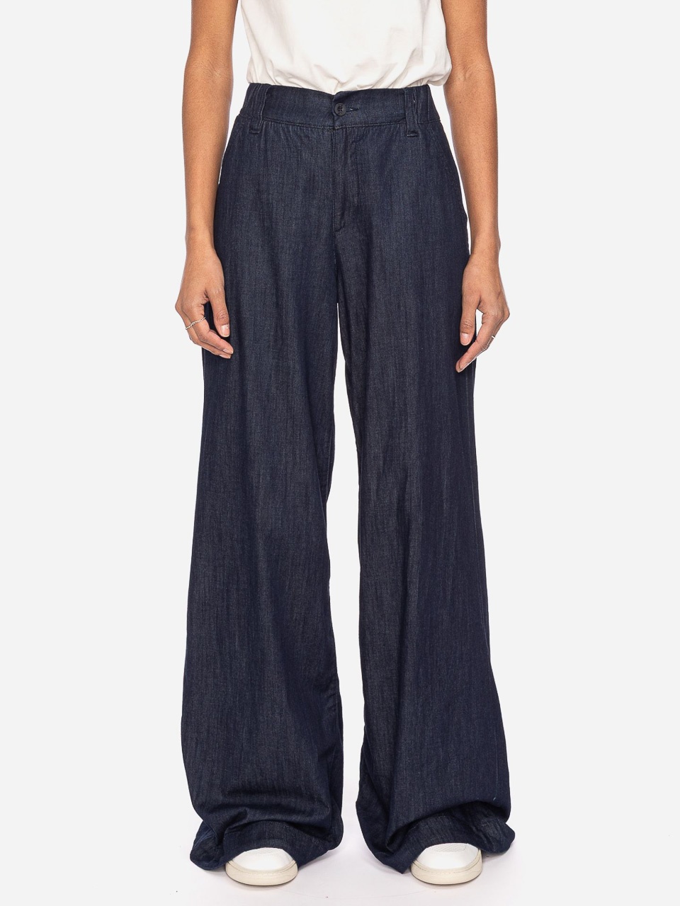 ATO Berlin | Donkerblauwe jeans met wijde pijpen Caro ATO Berlin | Donkerblauwe jeans met wijde pijpen Caro