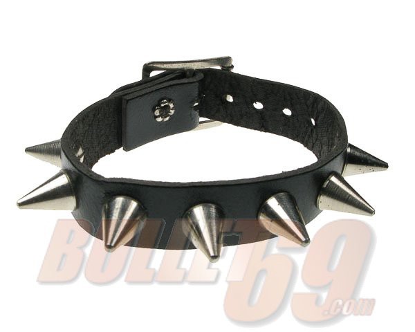 Bullet69 - Leren armband zwart met metaal kleurige spikes Bullet69 - Leren armband zwart met metaal kleurige spikes