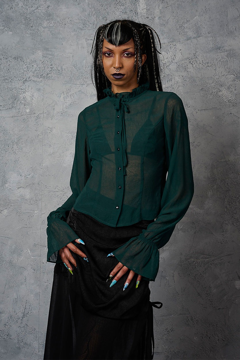 Banned | Romantische blouse Moonlit, groen met ruche-mouwen en halsstrik Banned | Romantische blouse Moonlit, groen met ruche-mouwen en halsstrik