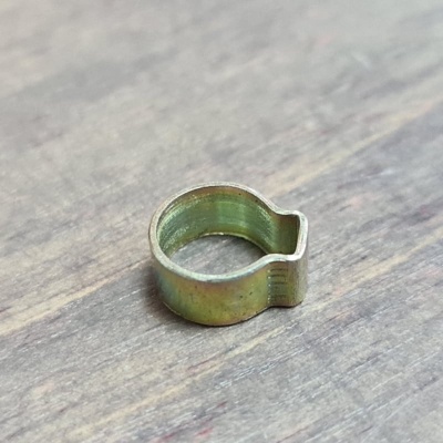 Slangklem voor oliepompslang Foto van Slangklem voor oliepompslang