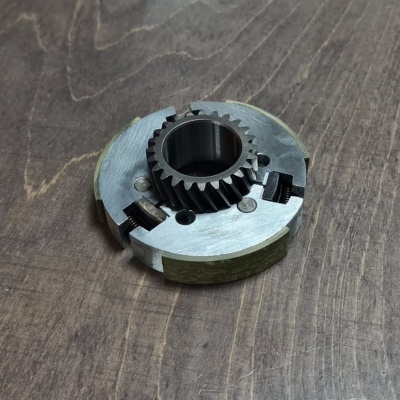 Koppeling racing CARBON A-kwaliteit tweede versnelling Foto van Koppeling racing CARBON A-kwaliteit tweede versnelling