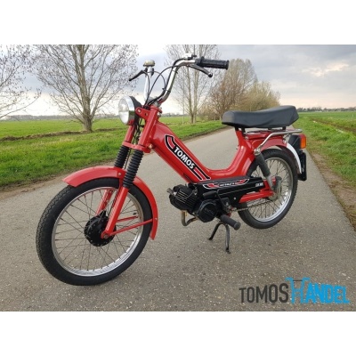 Stickerset Tomos S25 A3 rood / zwart classic Stickerset Tomos S25 A3 rood / zwart classic