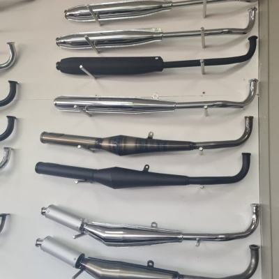 Tomos bullet p4 uitlaat blank A35 race EVO-1 Tomos bullet p4 uitlaat blank A35 race EVO-1