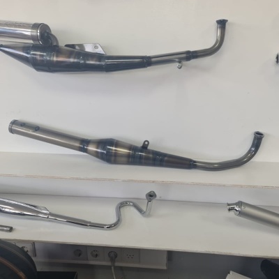 Tomos bullet p4 uitlaat zwart A35 race EVO-1 Tomos bullet p4 uitlaat zwart A35 race EVO-1