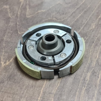 Koppeling racing CARBON A-kwaliteit eerste versnelling Foto van Koppeling racing CARBON A-kwaliteit eerste versnelling