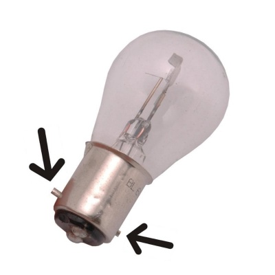 BAX15D lamp koplamp (ronde koplamp) 15/15 Watt Foto van BAX15D lamp koplamp (ronde koplamp) 15/15 Watt