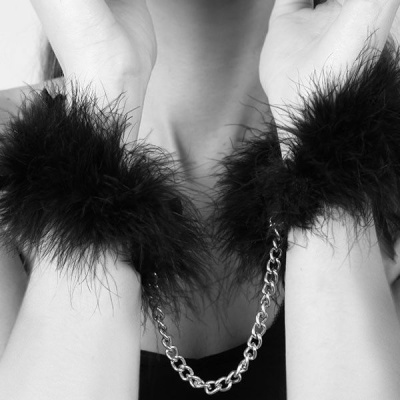 BIJOUX INDISCRETS Bijoux - Za Za Zu Feather Handcuffs - image 2