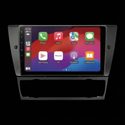 SPH-PF97BT met BMW Serie 3 (E90) Montageframe Foto van SPH-PF97BT met BMW Serie 3 (E90) Montageframe