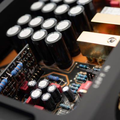 Afbeelding van Elisium II | 2-Kanaals Versterker | 2 x 150/250 Watt RMS @ 4/2 Ω | 1 x 495/805 Watt @ 4/2 Ω