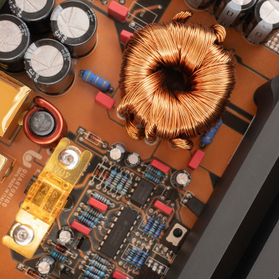 Afbeelding van Elisium II | 2-Kanaals Versterker | 2 x 150/250 Watt RMS @ 4/2 Ω | 1 x 495/805 Watt @ 4/2 Ω