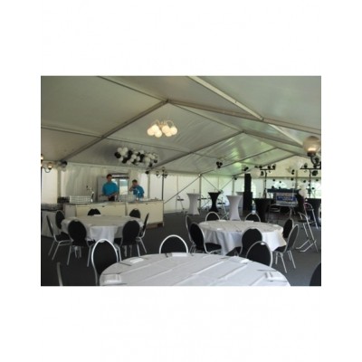 Sixtet hangend 6 witte bollen Sixtet hangend 6 witte bollen