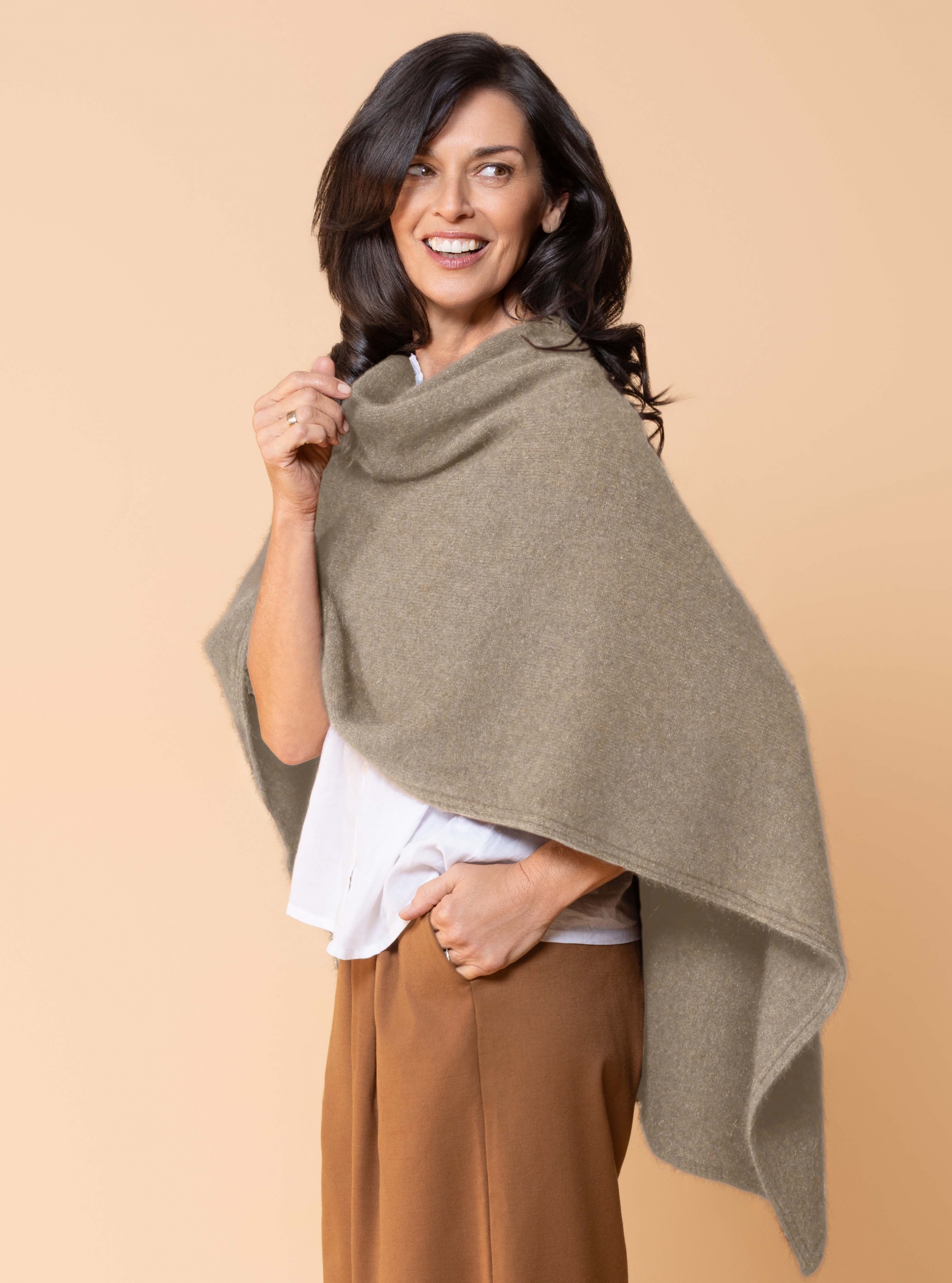 Noble Wilde North Cape – Possum/Merino & Zijde Oyster Noble Wilde North Cape – Possum/Merino & Zijde Oyster