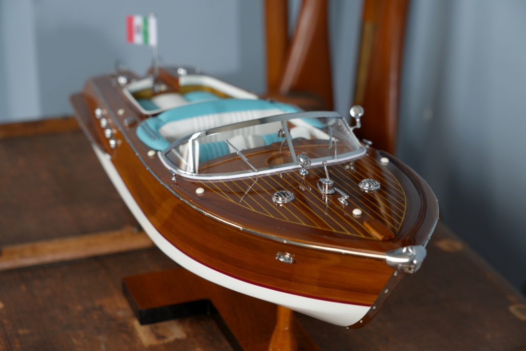 Authentic Models Riva Aquarama Aqua - Houten Schaalmodel