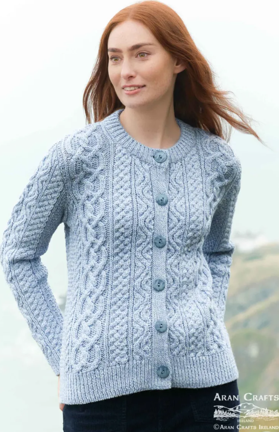 Aran Crafts crew neck button cardigan dames- Ice Marl