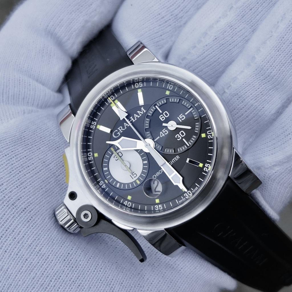 https://afosto-cdn-01.afosto.com/te24c/product/2075356547-graham-chronofighter-trigger-256-2tras-00023.jpg