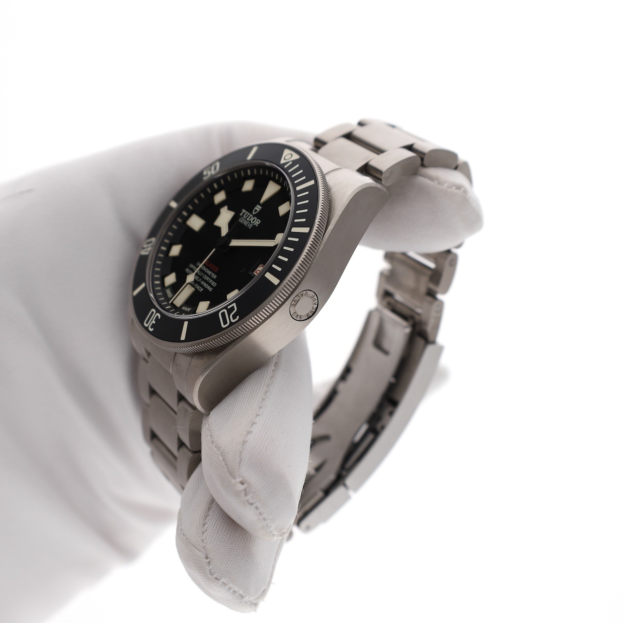https://afosto-cdn-01.afosto.com/te24c/product/2790826265-tudor-pelagos-lhd-m25610tnl-12.jpg