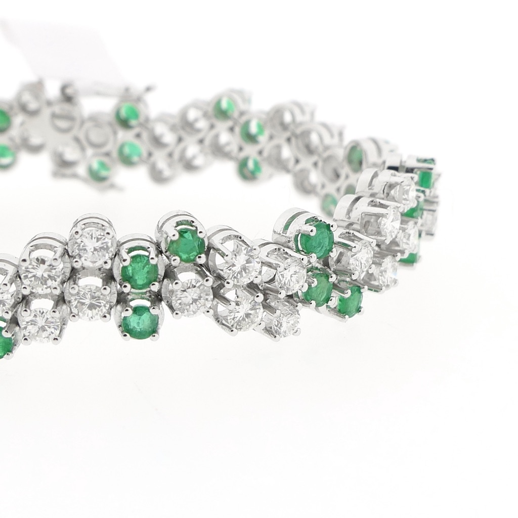 https://afosto-cdn-01.afosto.com/te24c/product/3047350985-juweelwinkel_exclusive_bracelet_diamantsmaragd_2.jpg