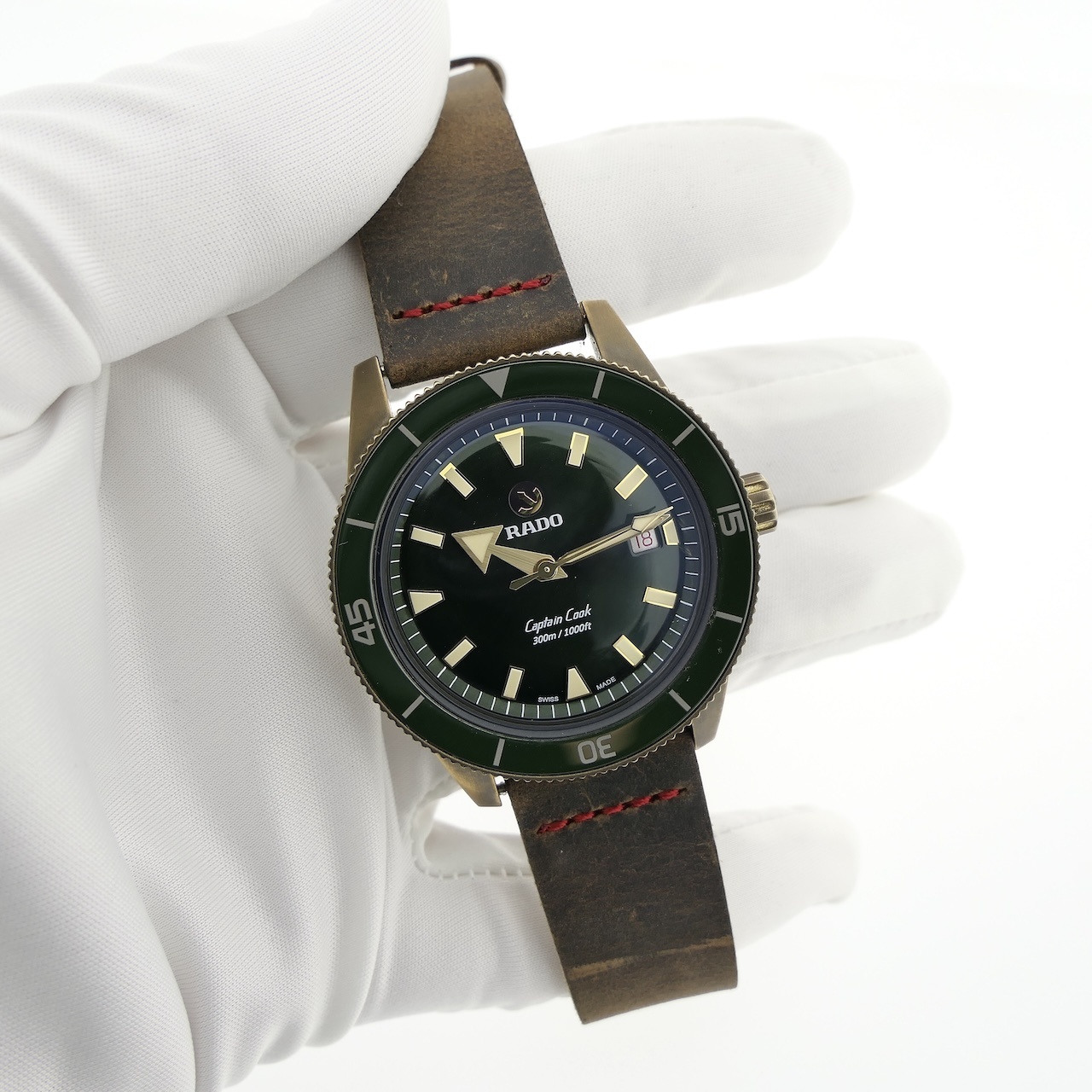https://afosto-cdn-01.afosto.com/te24c/product/3329653131-rado-captain-cook-bronze-01.763.0504.3.131-9.jpg