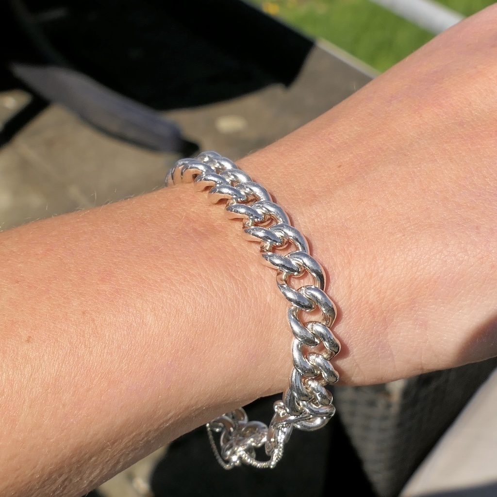 https://afosto-cdn-01.afosto.com/te24c/product/4300886230-juweelwinkel_28_04_25_99.jpg