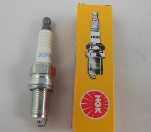 Spark plug NGK DCPR6E Mercury 4 5 6 8 9.9 25 Spark plug NGK DCPR6E Mercury 4 5 6 8 9.9 25