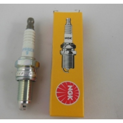 Foto van Spark plug NGK DPR6EB-9 Yamaha F15C F20 F25 T