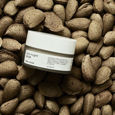 Gezichtsscrub 00.22 Foto 2 van Gezichtsscrub 00.22